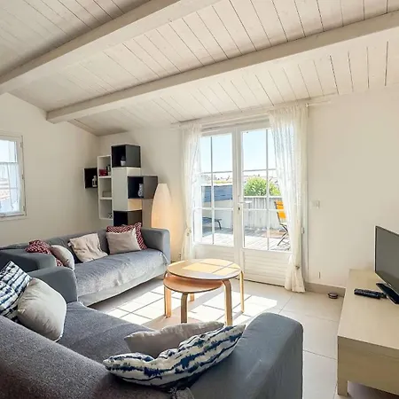 Jolie Au Calme Avec Vue Sur Le Clocher *