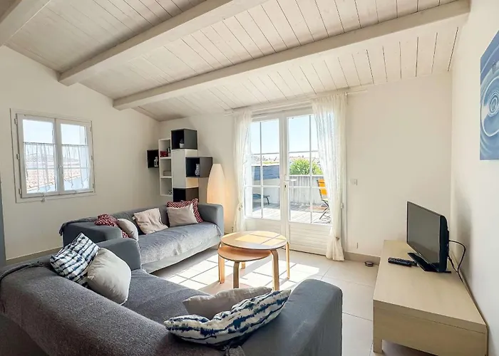 Jolie Au Calme Avec Vue Sur Le Clocher *